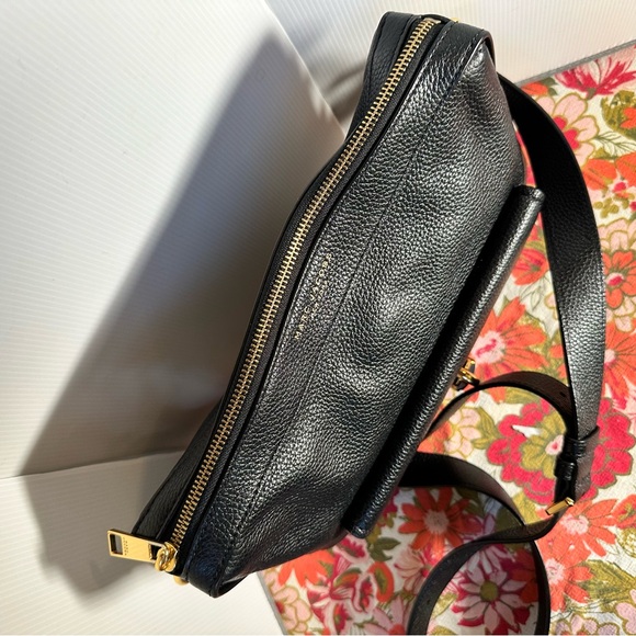 Marc Jacobs Lock That Messenger Crossbody - Picture 4 of 16